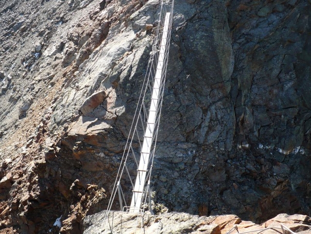 traverser le pont suspendu 